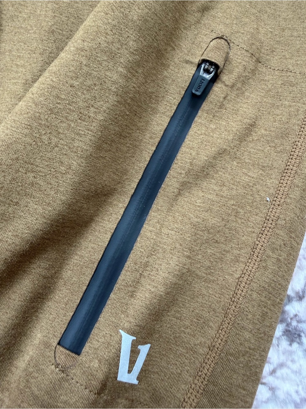 Vuori Sunday Performance Joggers Men’s XXL Zipper Pockets Olive Green/Brown - Picture 3 of 8